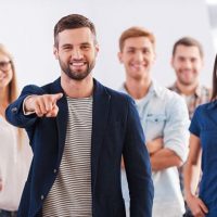 להכיר את הצוות